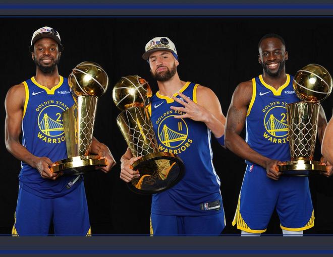 记者：曼联一月不打算买中场，已为明夏锁定多名引援目标