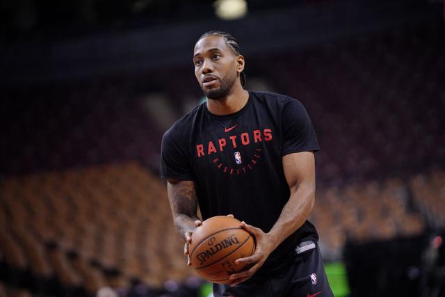 狂轰33+10+10，新星爆发创纪录，他能否拯救球队和主帅？