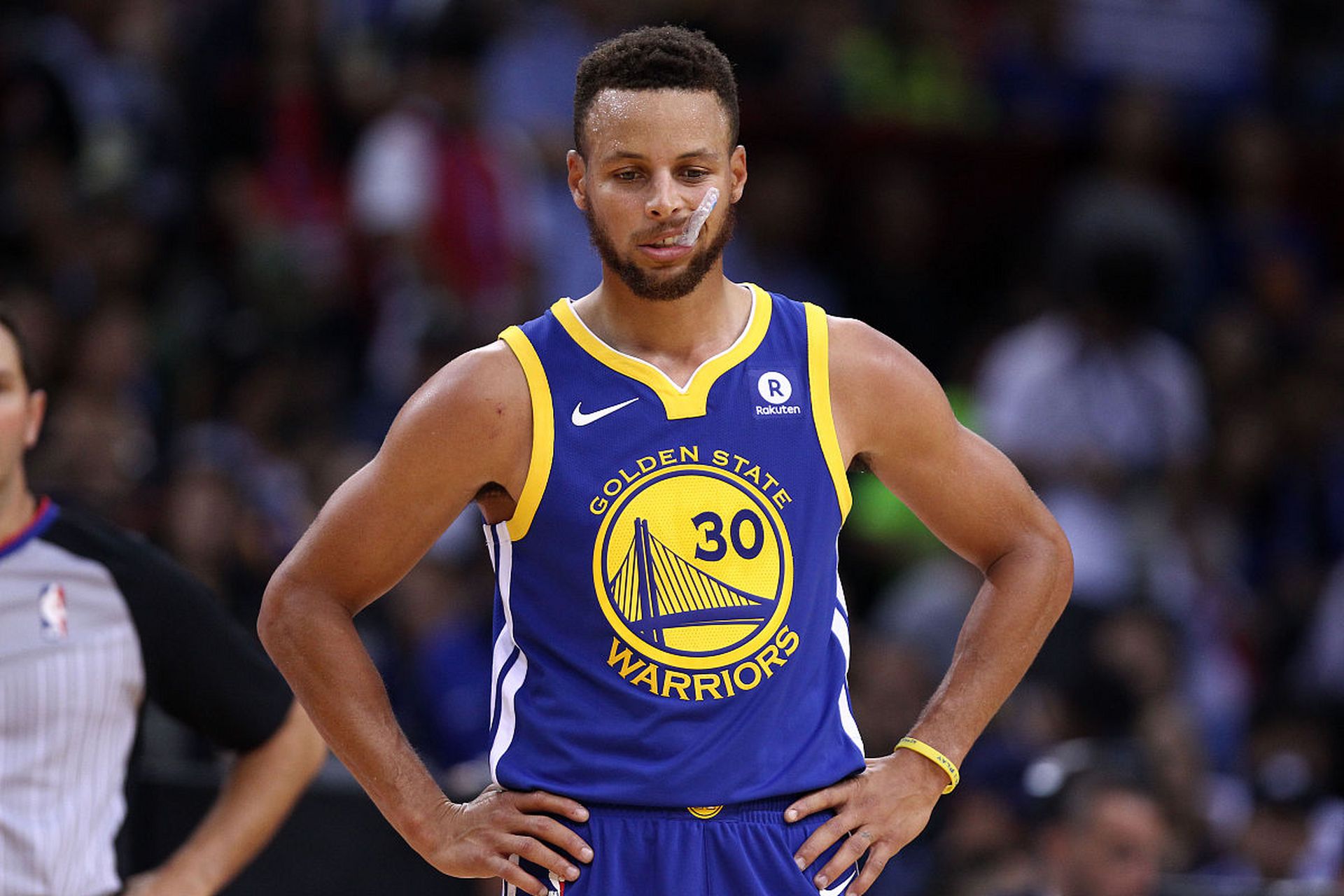 图片报：阿德耶米想在续约合同加解约条款，曼联接触其经纪人