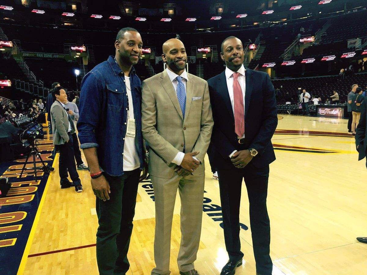 北京国安在2025年足协杯夺冠，五冠登顶，与上海海港同获亚冠资格，但亚冠表现惨淡，中超差距明显。