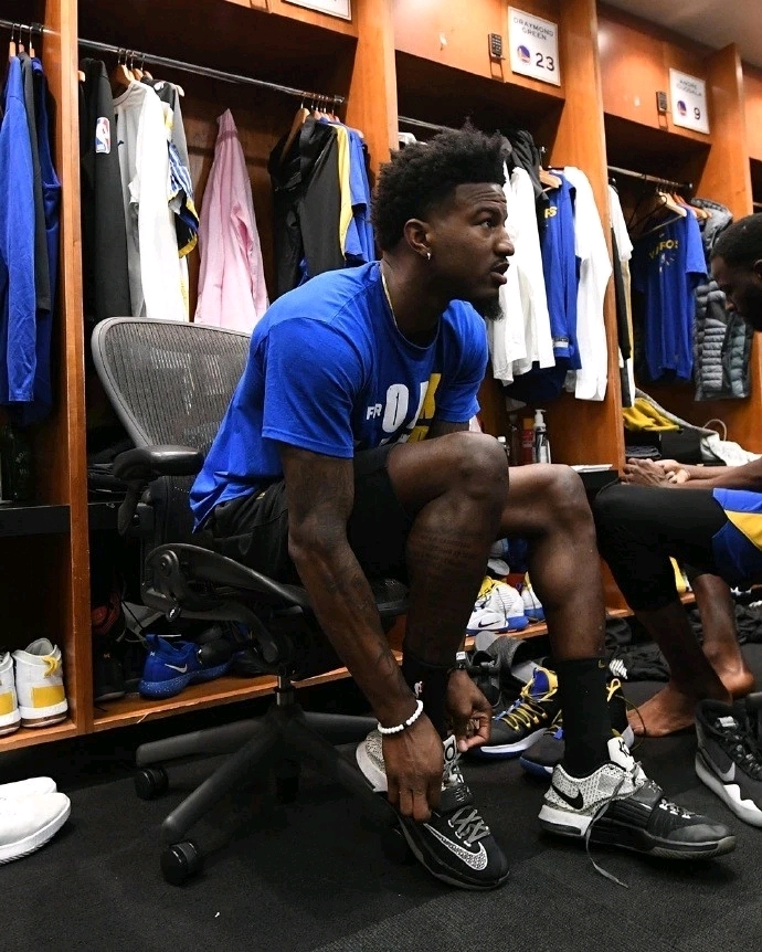 卡利亚里vs萨索洛 比萨vs拉齐奥